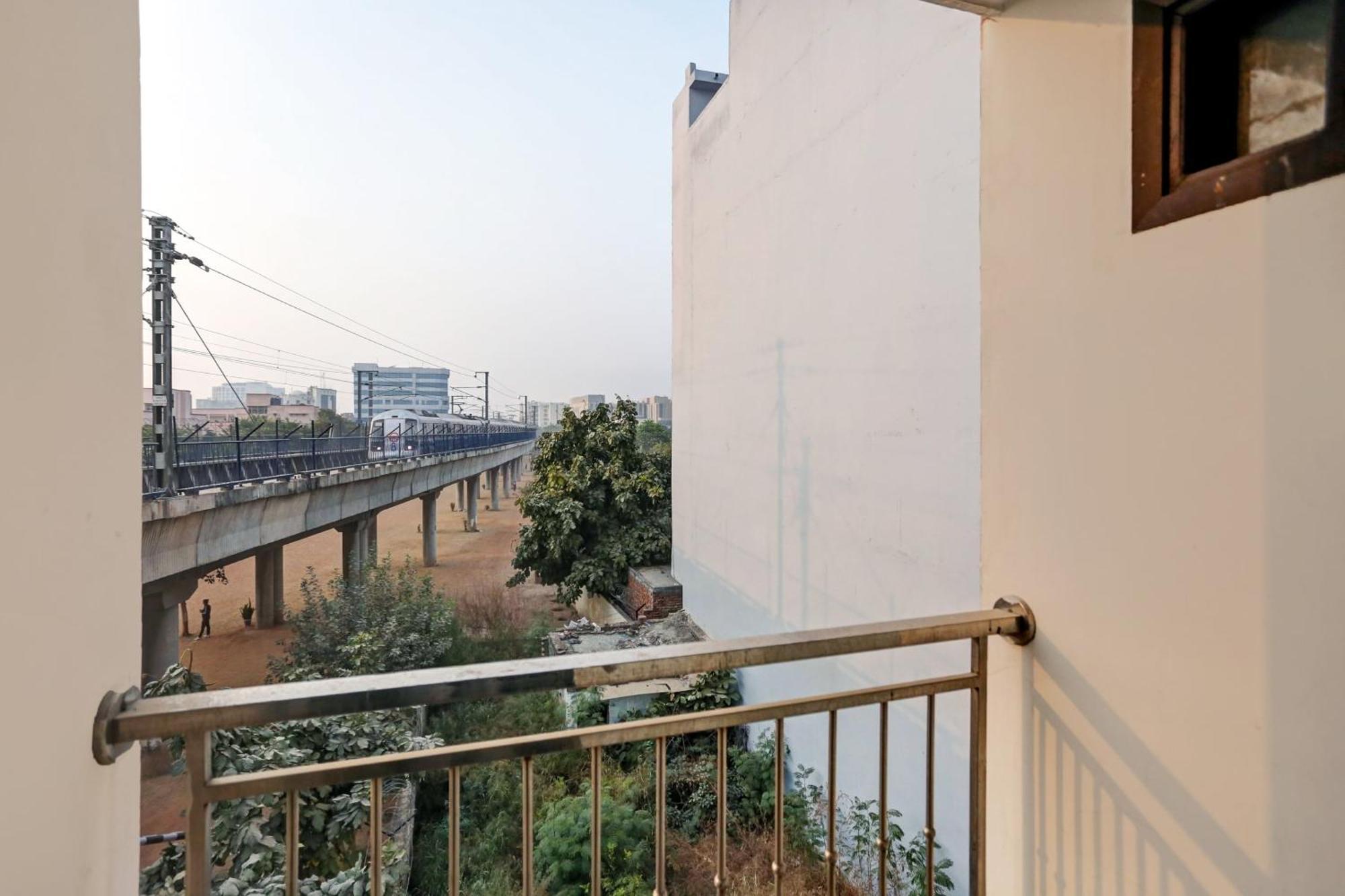 Hotel O Hotel Blue Orchid Nowe Delhi Zewnętrze zdjęcie